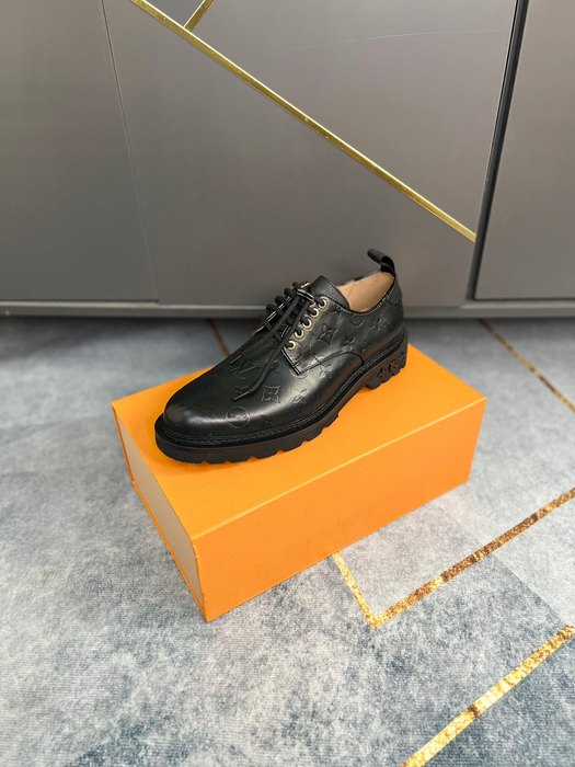 Shoes Louis Vuitton Oxford leather embossed Black