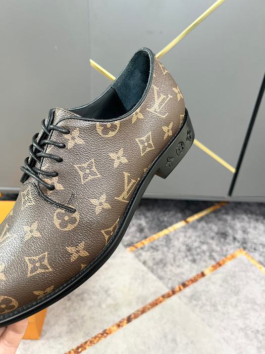 Shoes Louis Vuitton business casual lace up Brown