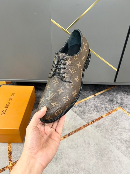 Shoes Louis Vuitton business casual lace up Brown