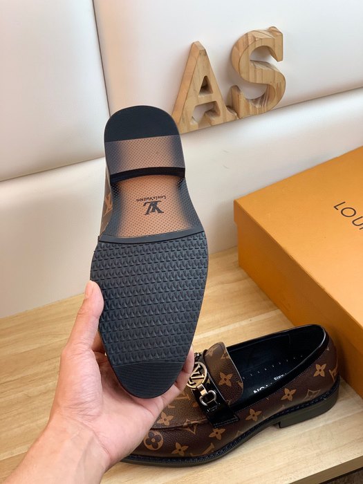 Shoes Louis Vuitton business casual loafer Brown