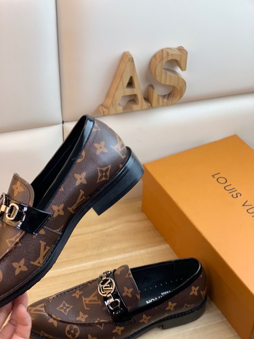 Shoes Louis Vuitton business casual loafer Brown