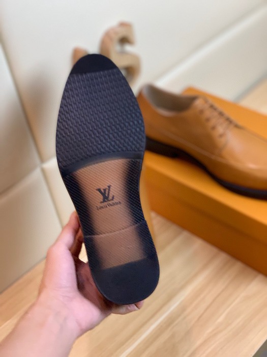 Shoes Louis Vuitton business leather shoes Tan