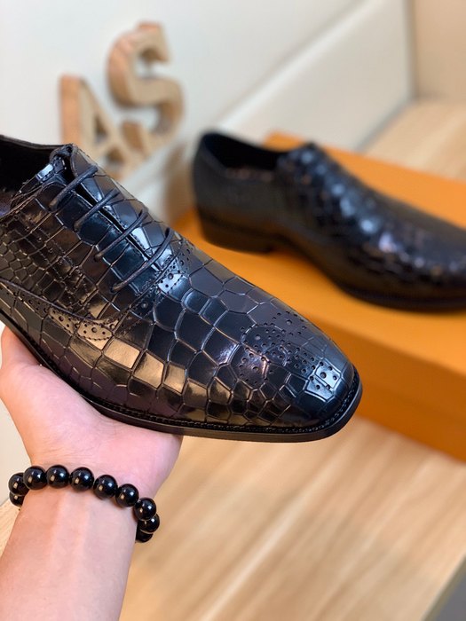 Shoes Louis Vuitton croco embossed leather derby Black
