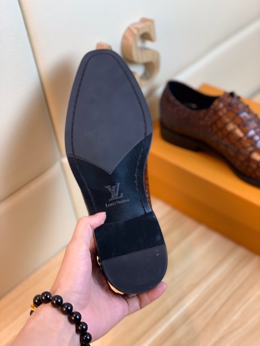 Shoes Louis Vuitton crocodile embossed leather derby Brown