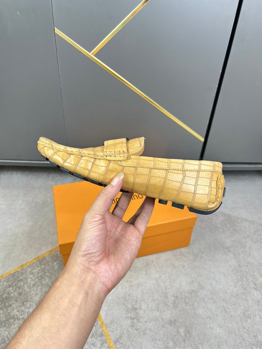 Shoes Louis Vuitton driving loafer Tan