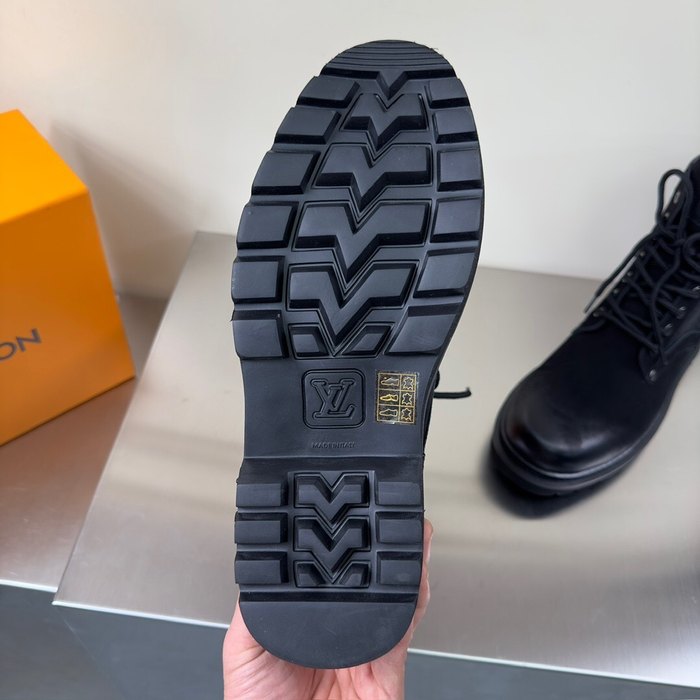 Shoes Louis Vuitton high top casual boots Black 002