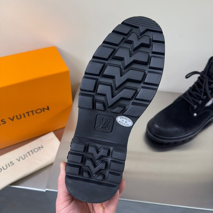 Shoes Louis Vuitton men's casual high top boots Black