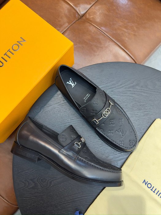 Shoes Louis Vuitton men's casual leather loafers Black