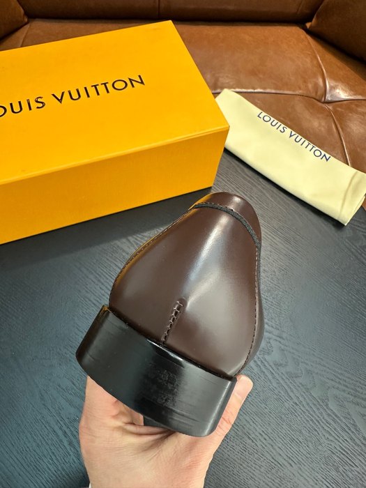 Shoes Louis Vuitton men's casual leather loafers Brown