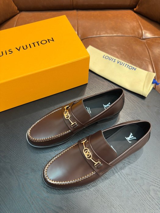Shoes Louis Vuitton men's casual leather loafers Brown