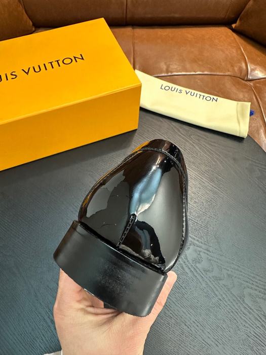 Shoes Louis Vuitton men's casual loafer Black 001