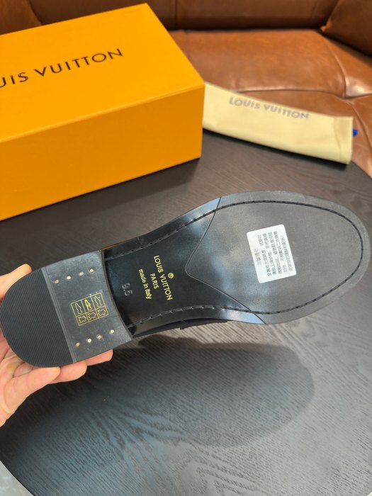 Shoes Louis Vuitton men's casual loafer Black 001