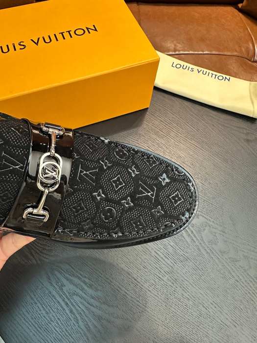 Shoes Louis Vuitton men's casual loafer Black 001
