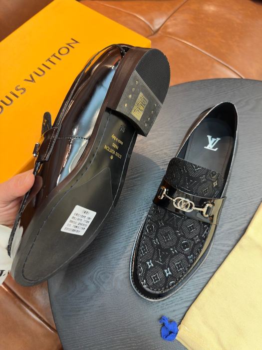 Shoes Louis Vuitton men's casual loafer Black 001