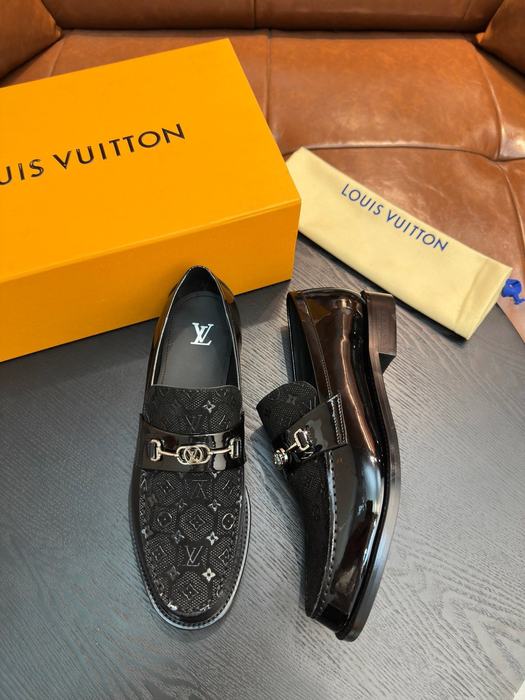 Shoes Louis Vuitton men's casual loafer Black 001