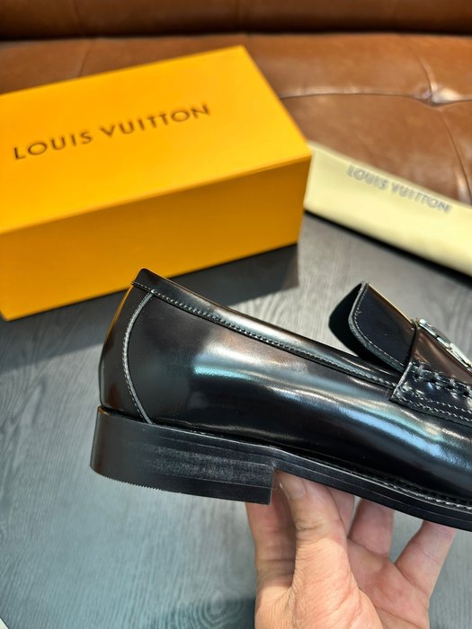 Shoes Louis Vuitton men's casual loafer Black