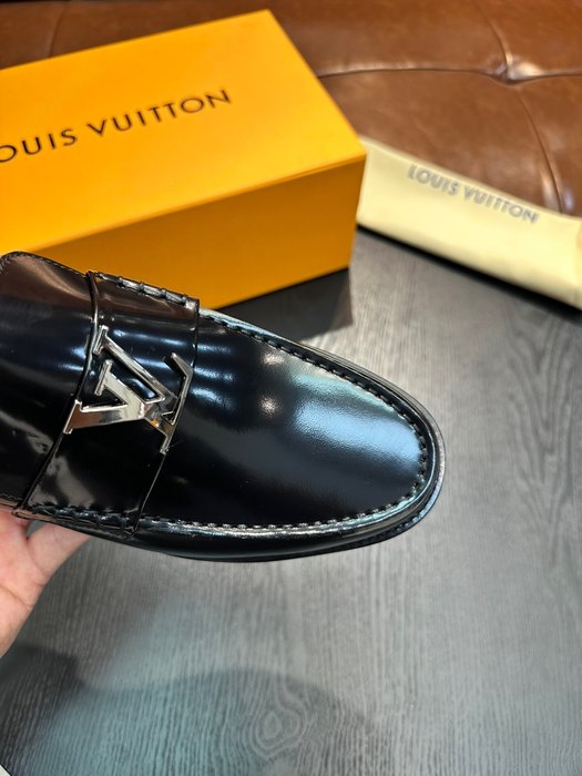 Shoes Louis Vuitton men's casual loafer Black