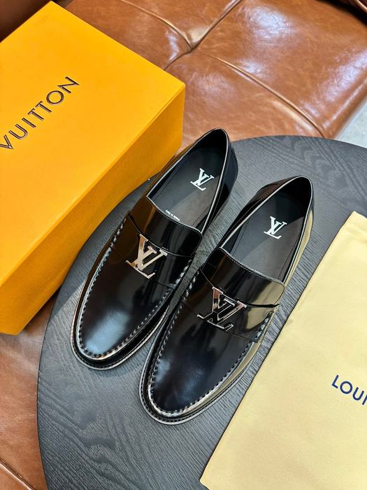 Shoes Louis Vuitton men's casual loafer Black