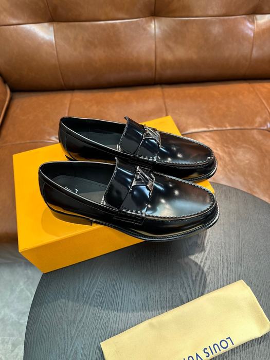 Shoes Louis Vuitton men's casual loafer Black