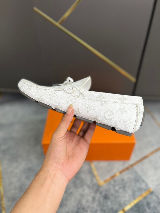 Shoes Louis Vuitton men's driving loafers White