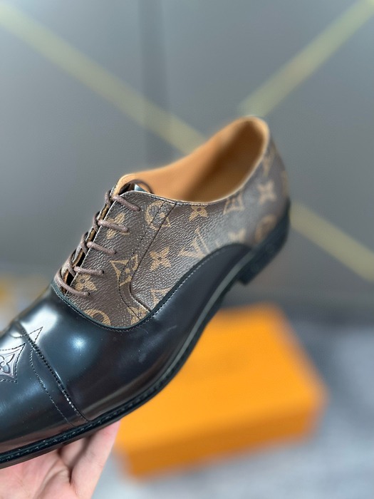 Shoes Louis Vuitton oxford leather Brown