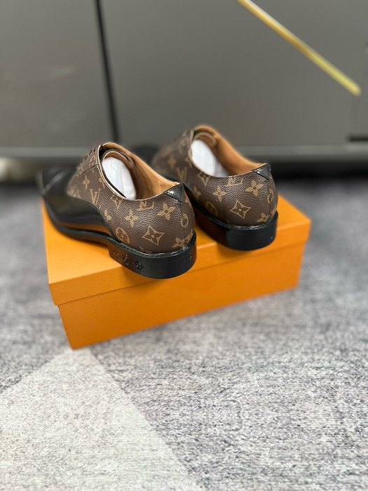 Shoes Louis Vuitton oxford leather Brown