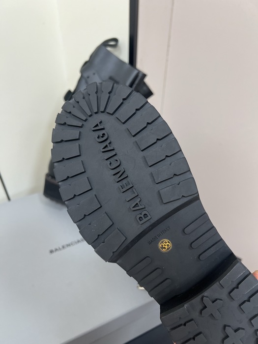 Balenciaga_shoes_	
Leather_yupoo_
AAA Quality_Track