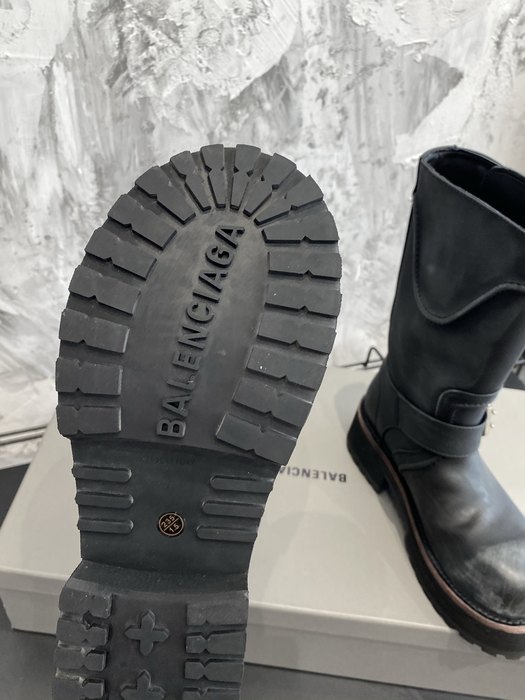 Balenciaga_shoes_	
Leather_yupoo_
AAA Quality_Track