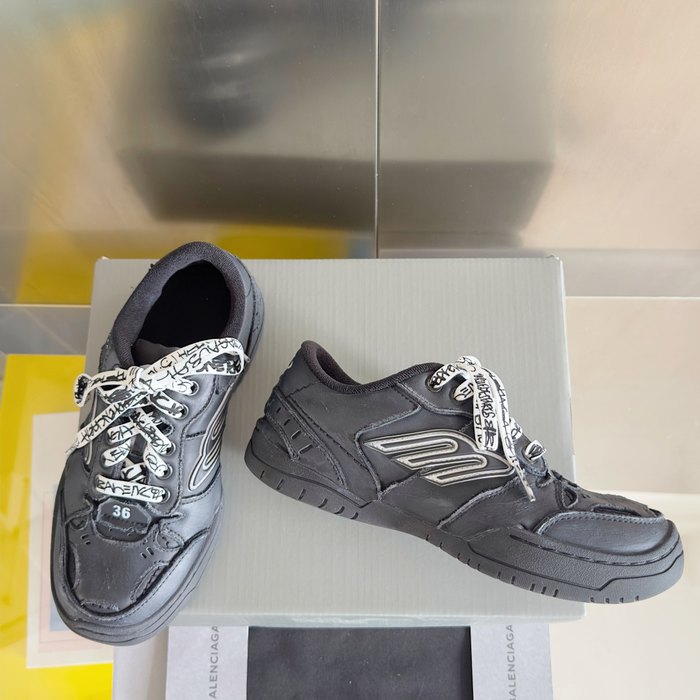 Balenciaga_shoes_	
Leather_yupoo_
AAA Quality_Track