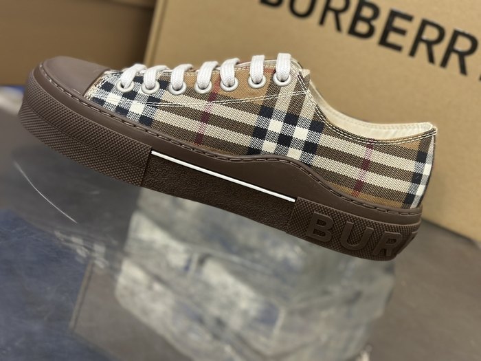 Burberry_shoes_Latest styles_2026_yupoo_Original_quality
