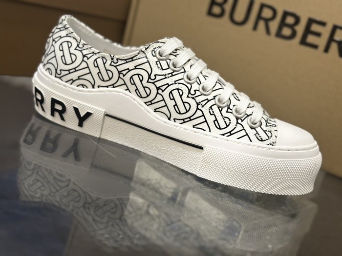 Burberry_shoes_Latest styles_2026_yupoo_Original_quality