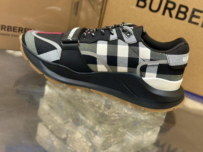 Burberry_shoes_Latest styles_2026_yupoo_Original_quality
