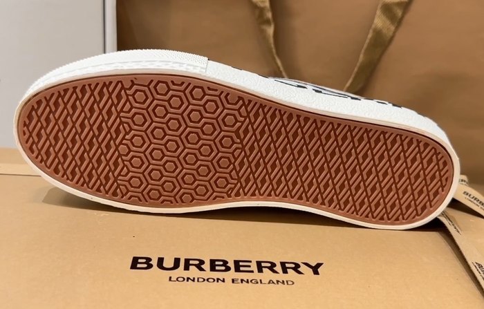 Burberry_shoes_Latest styles_2026_yupoo_Original_quality