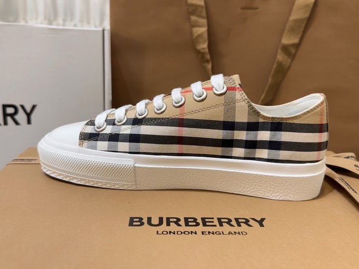 Burberry_shoes_Latest styles_2026_yupoo_Original_quality