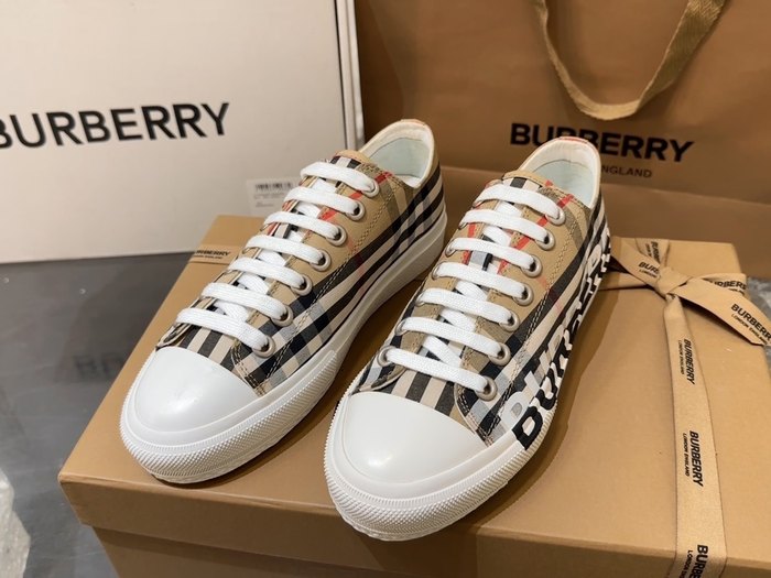 Burberry_shoes_Latest styles_2026_yupoo_Original_quality