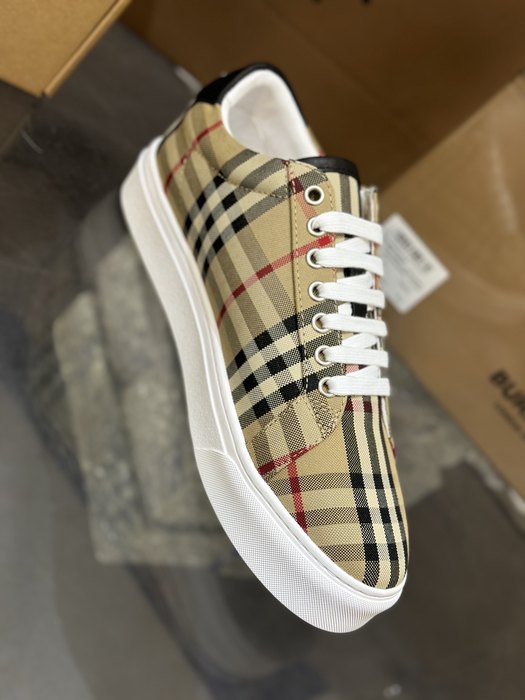 Burberry_shoes_Latest styles_2026_yupoo_Original_quality