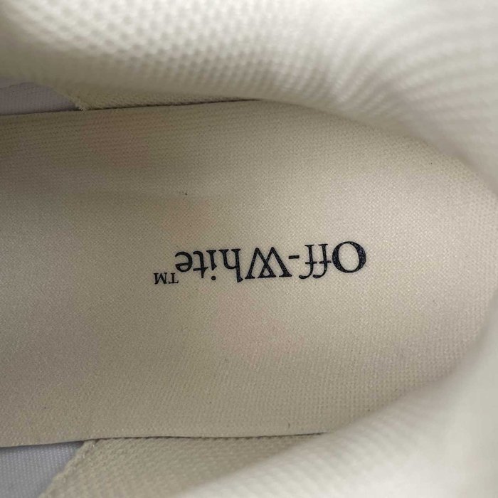 OFF WHITE   2024  36 47