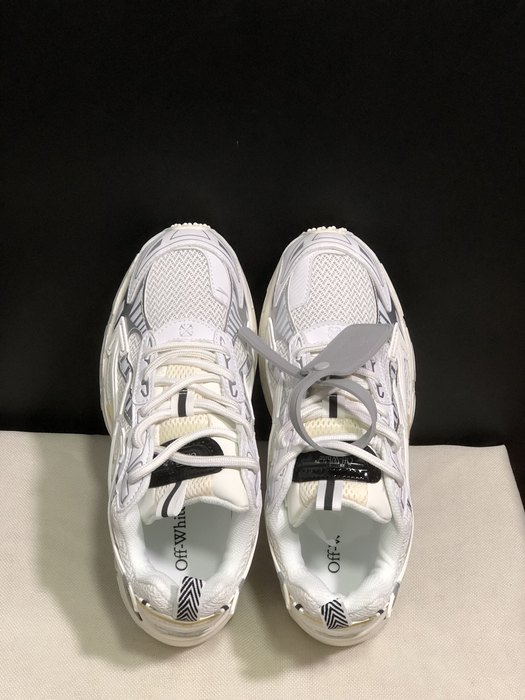 OFF WHITE Be Right Back 36 45 16