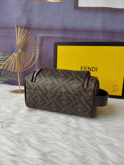 Bag Fendi Brown Size 25x17x13cm