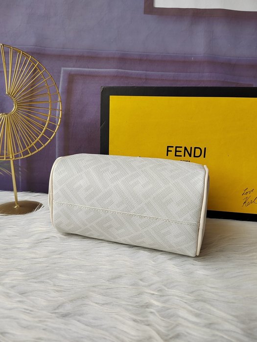 Bag Fendi cosmetic bag Beige Size 25x17x13cm