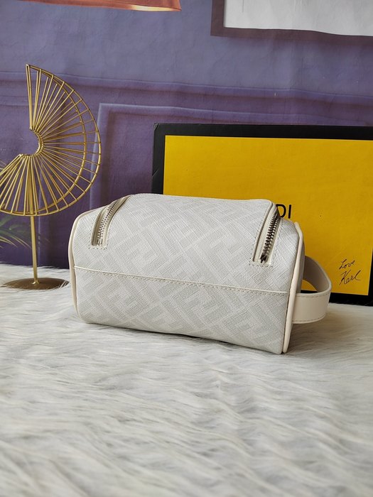 Bag Fendi cosmetic bag Beige Size 25x17x13cm