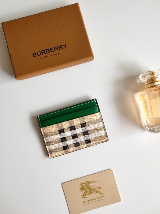 Card holder Burberry Green Size 10.5x7.5cm