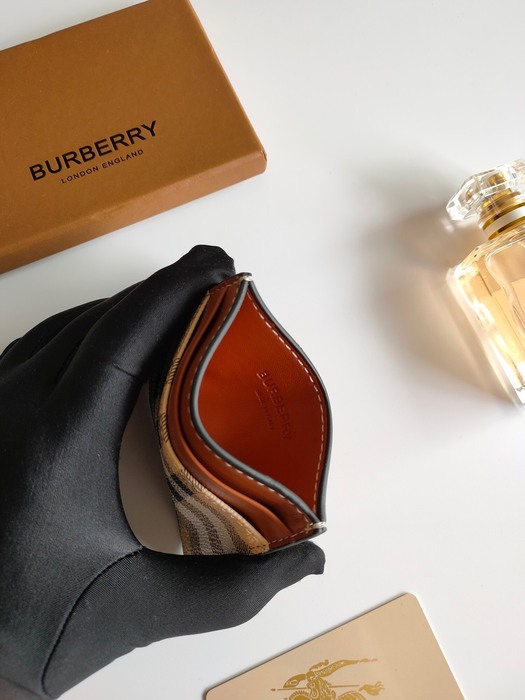 Card holder Burberry Tan Size 10.5x7.5cm