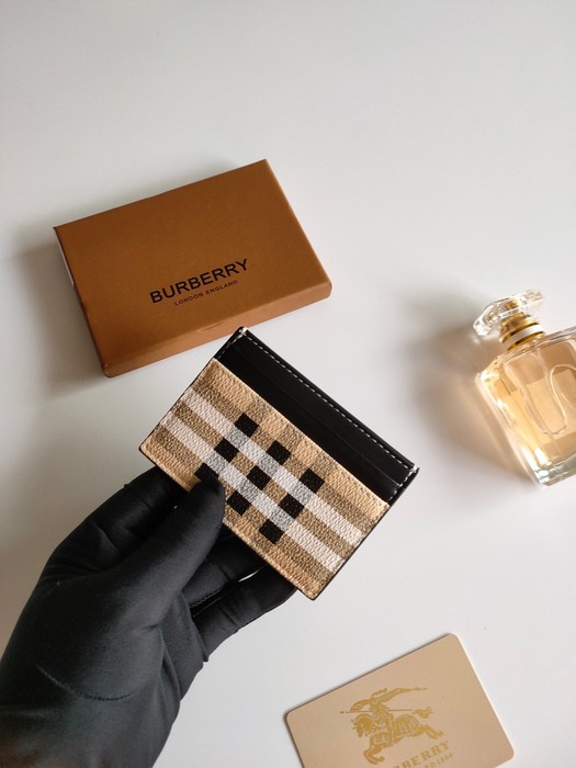 Card holder Burberry check pattern with leather trim Beige Size 10.5x7.5cm