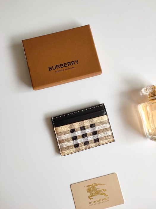 Card holder Burberry check pattern with leather trim Beige Size 10.5x7.5cm