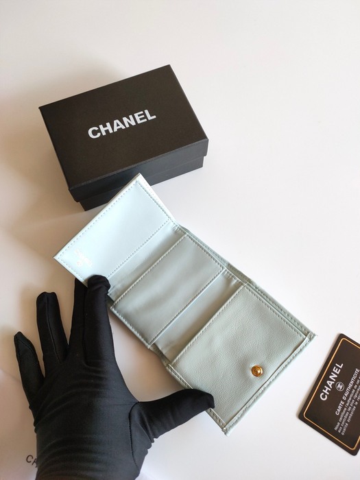 Card holder Chanel classic quilted lambskin card holder Beige