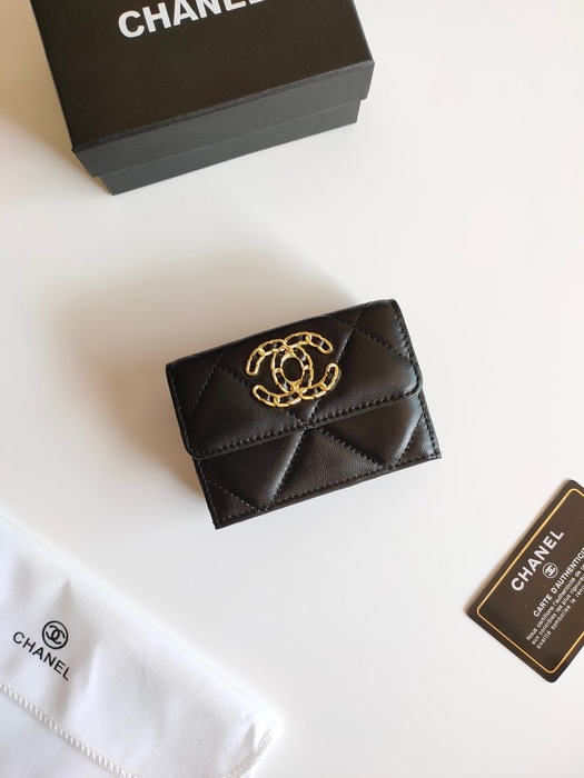 Card holder Chanel quilted lambskin chain logo card holder Black