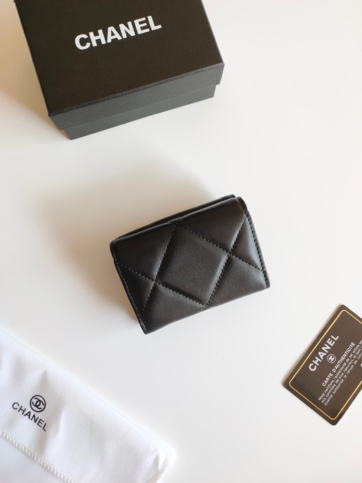 Card holder Chanel quilted lambskin chain logo card holder Black