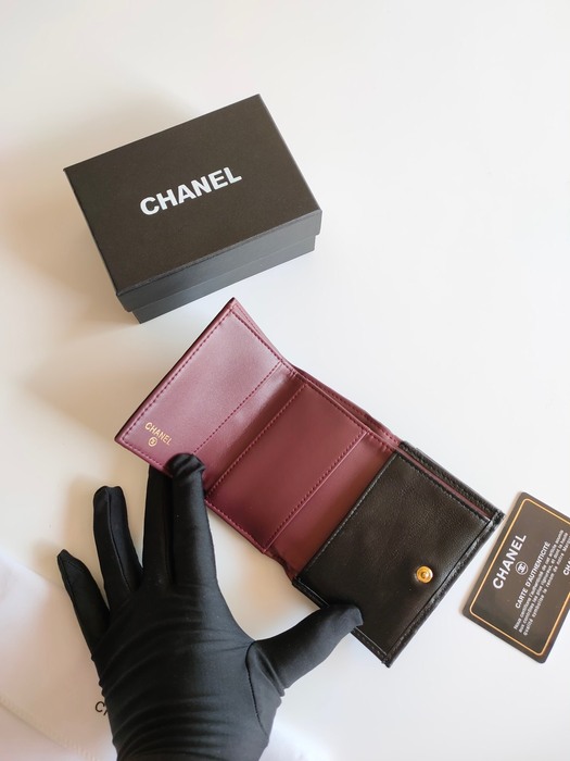 Card holder Chanel quilted lambskin chain logo card holder Black