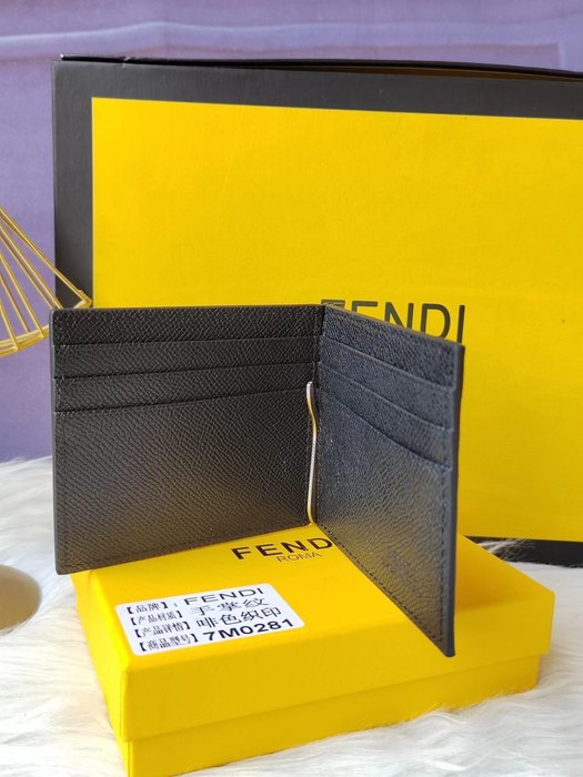 Card holder Fendi bi fold card holder Black
